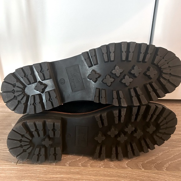 Marc Fisher Izzie Lugsole Ankle Boot - Picture 10 of 10